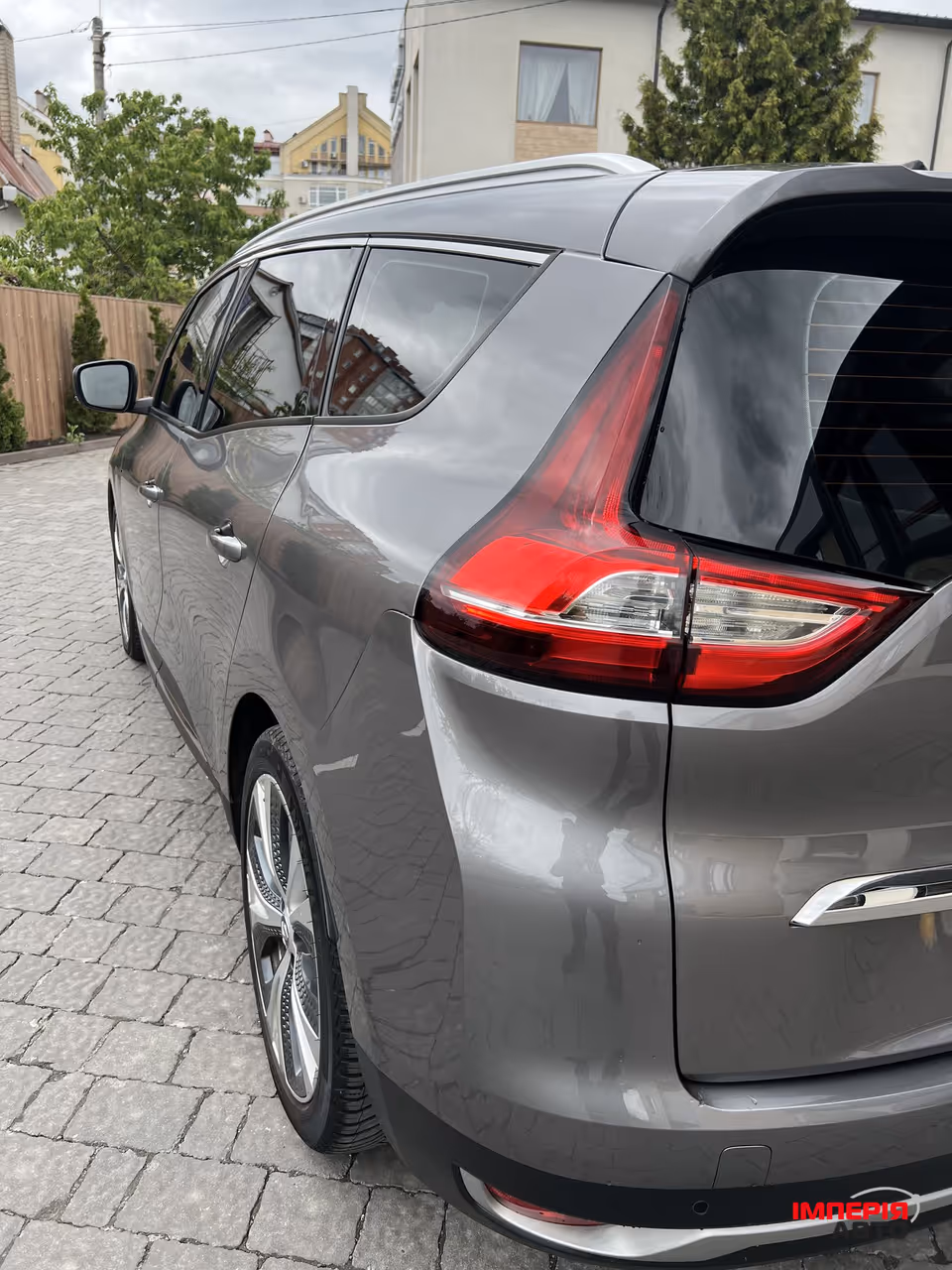 Renault Scenic - фото 9