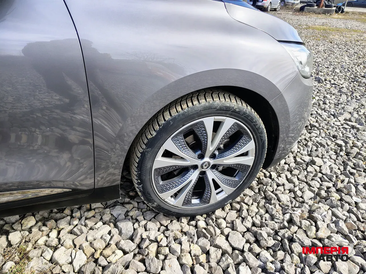 Renault Scenic - фото 14