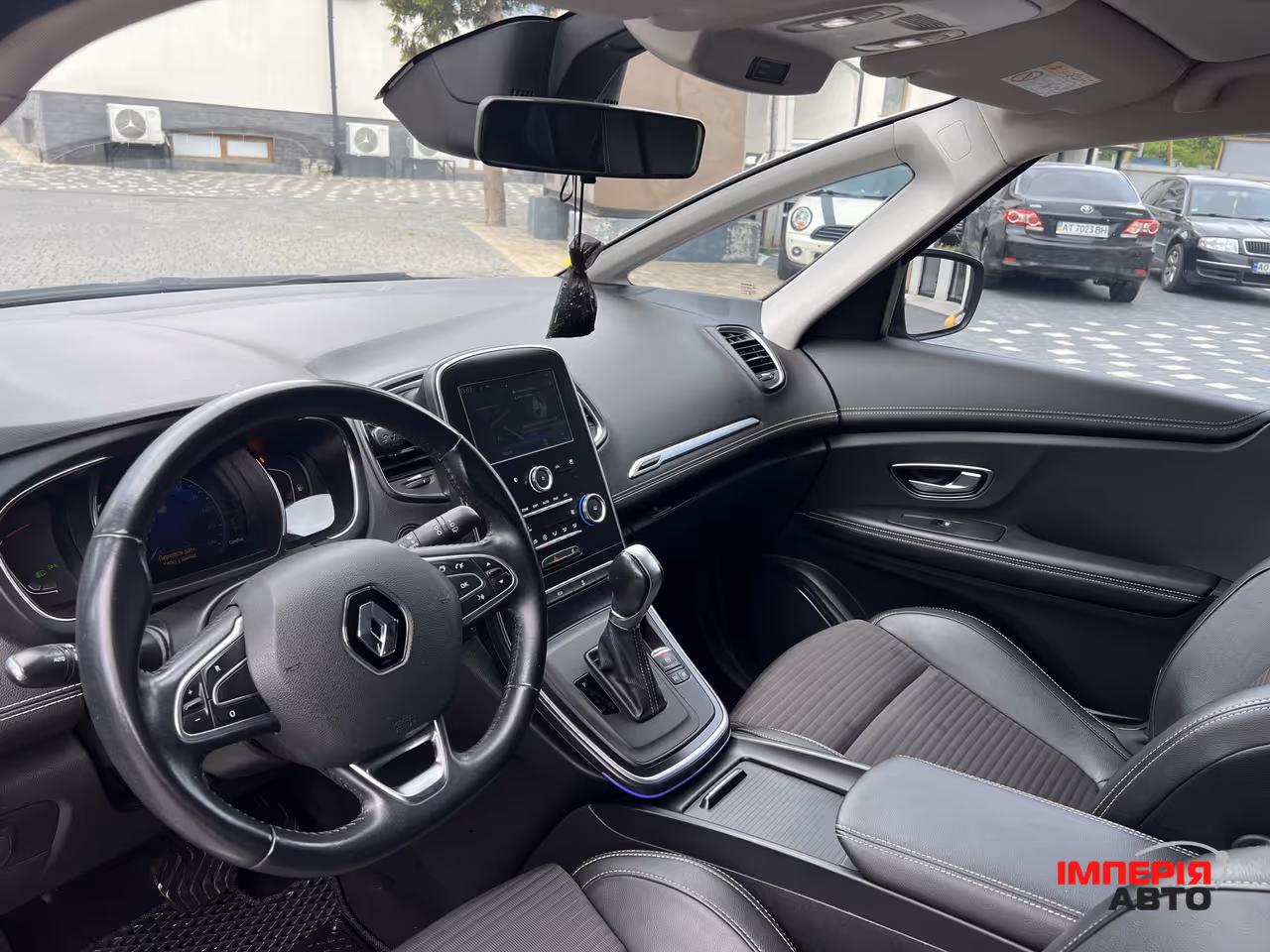 Renault Scenic - фото 18