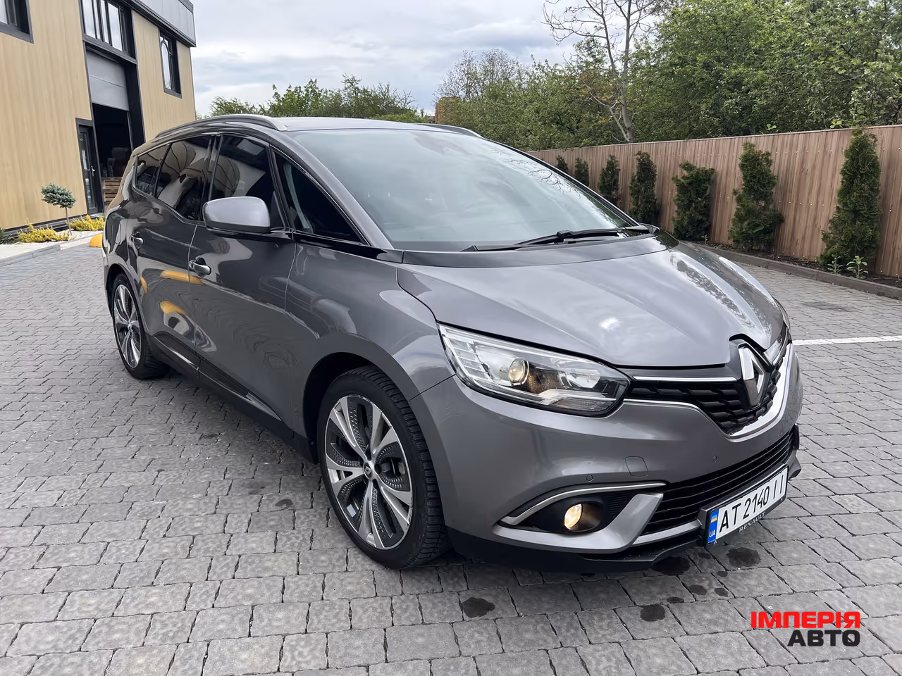 Renault Scenic - фото 1