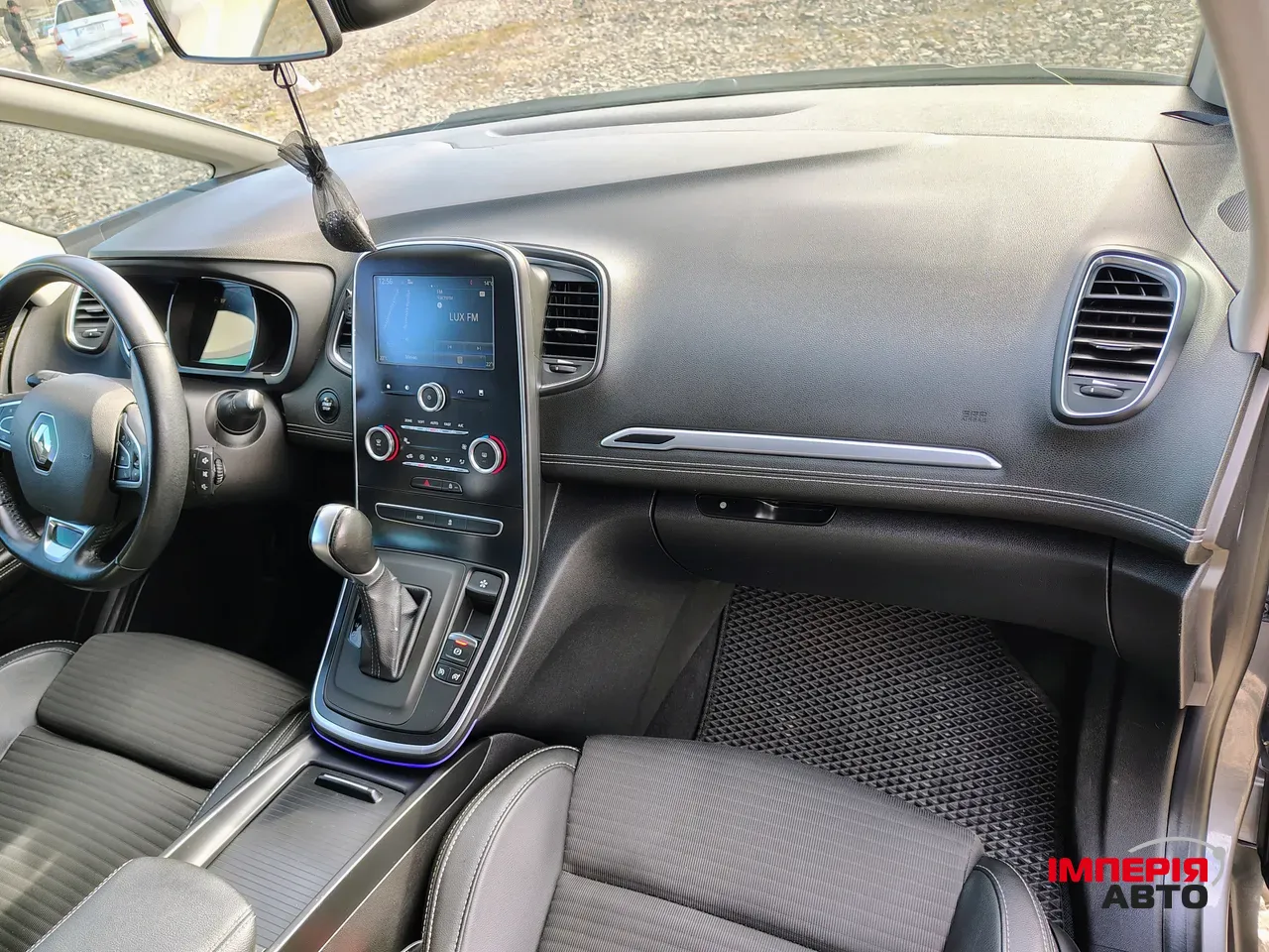 Renault Scenic - фото 17