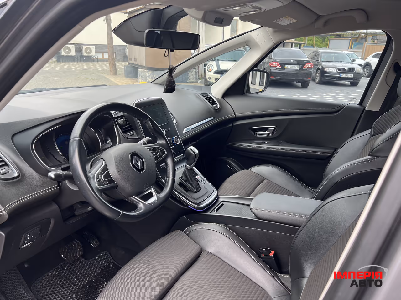 Renault Scenic - фото 19