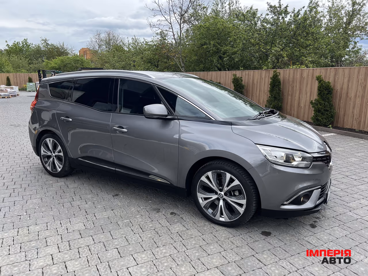 Renault Scenic - фото 3