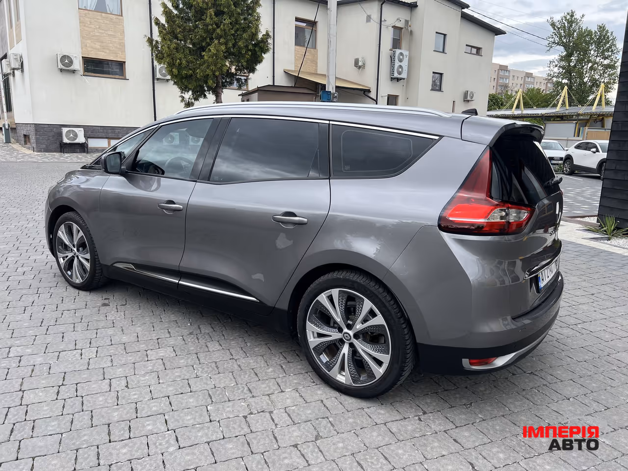 Renault Scenic - фото 14
