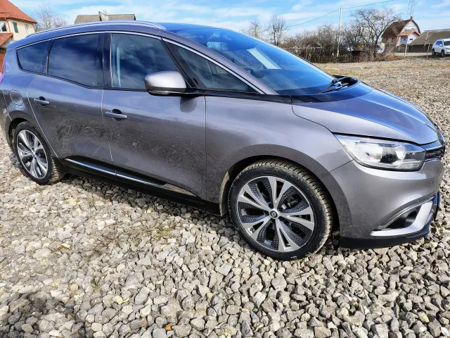 Renault Scenic - фото 5