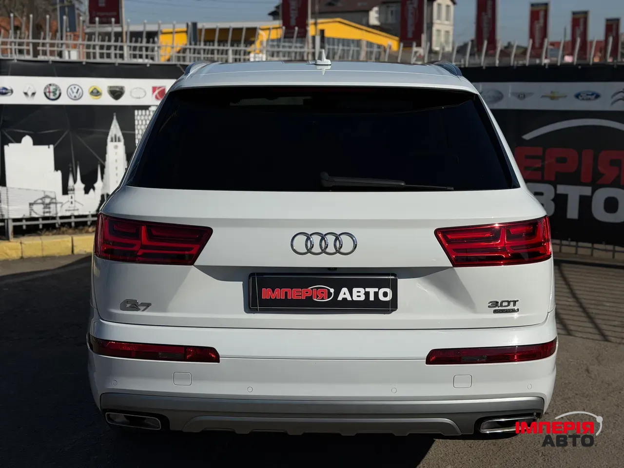 Audi Q7 - фото 14