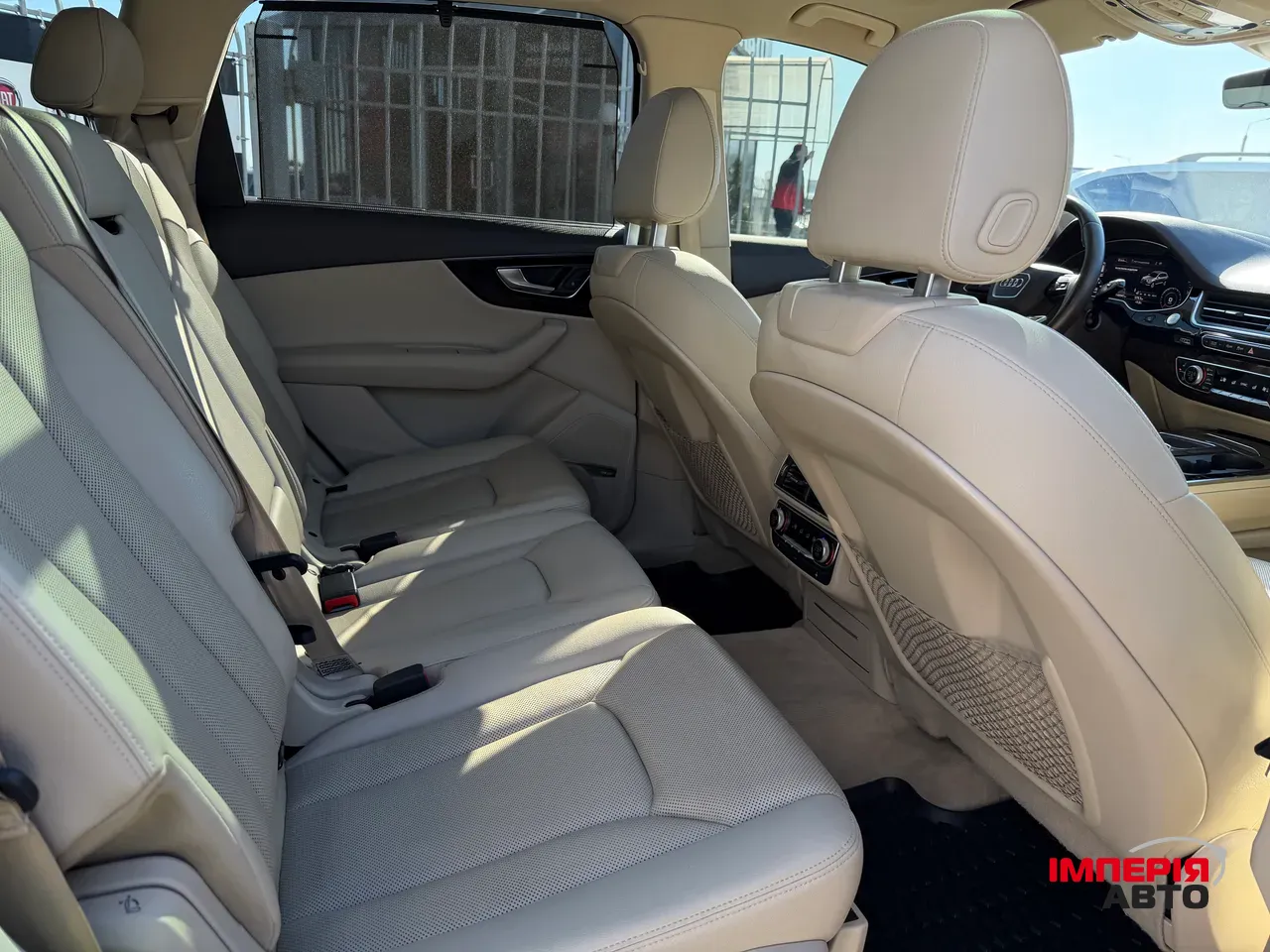 Audi Q7 - фото 10