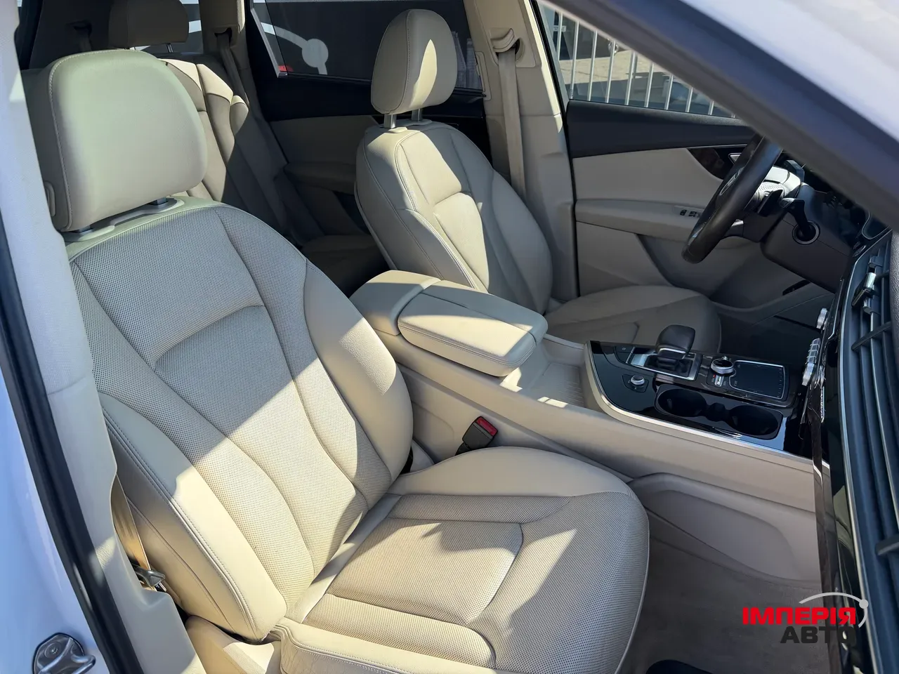 Audi Q7 - фото 12