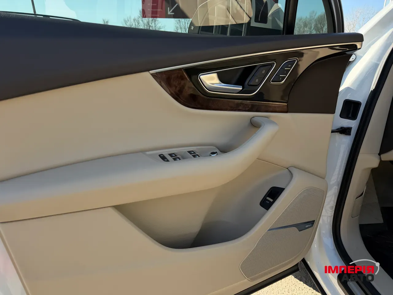 Audi Q7 - фото 6