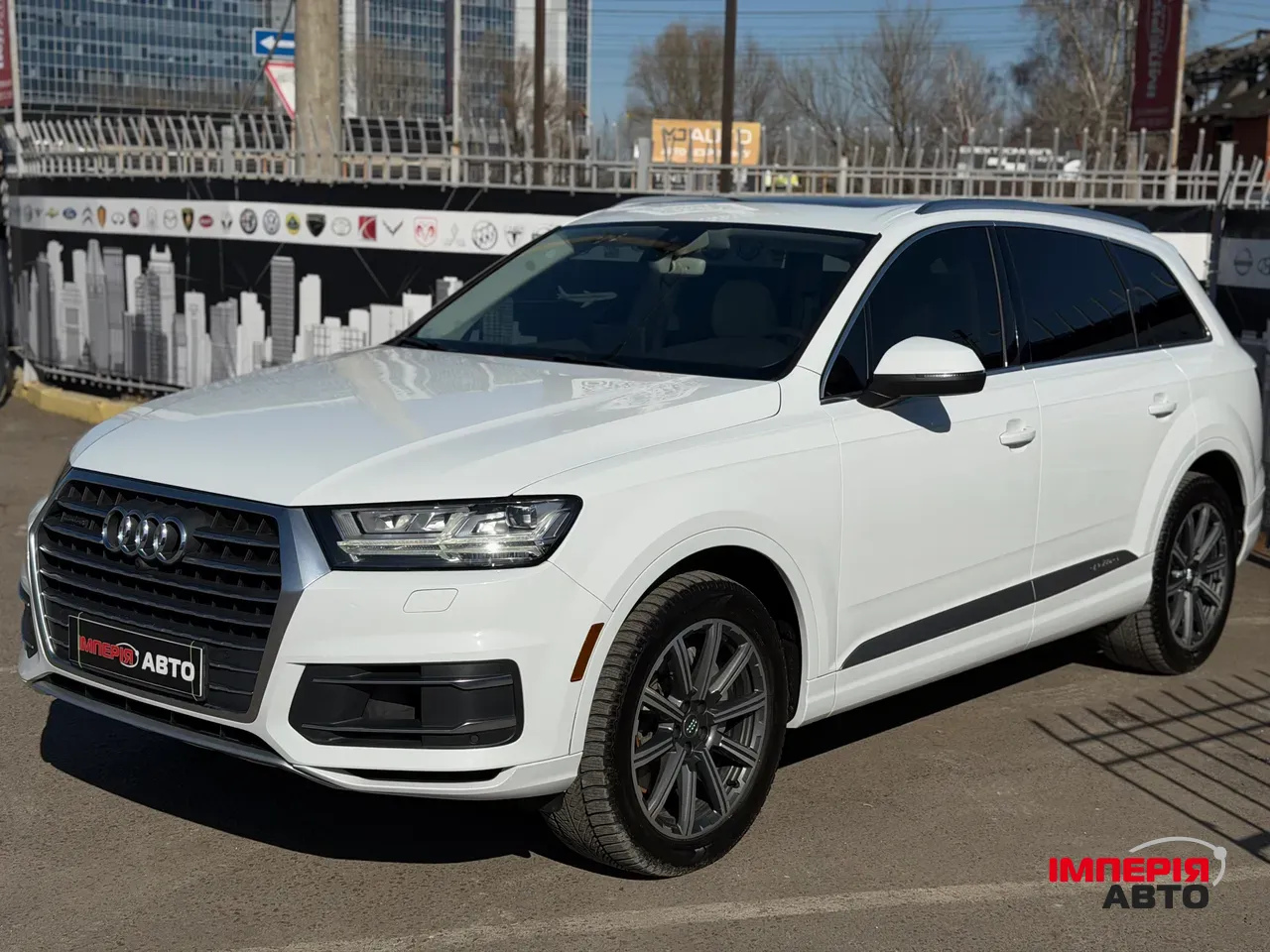 Audi Q7 - фото 1