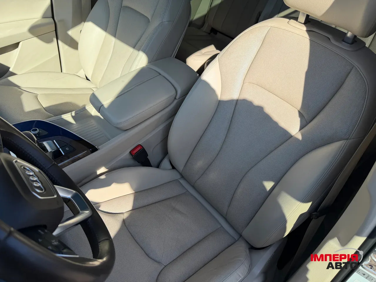 Audi Q7 - фото 13