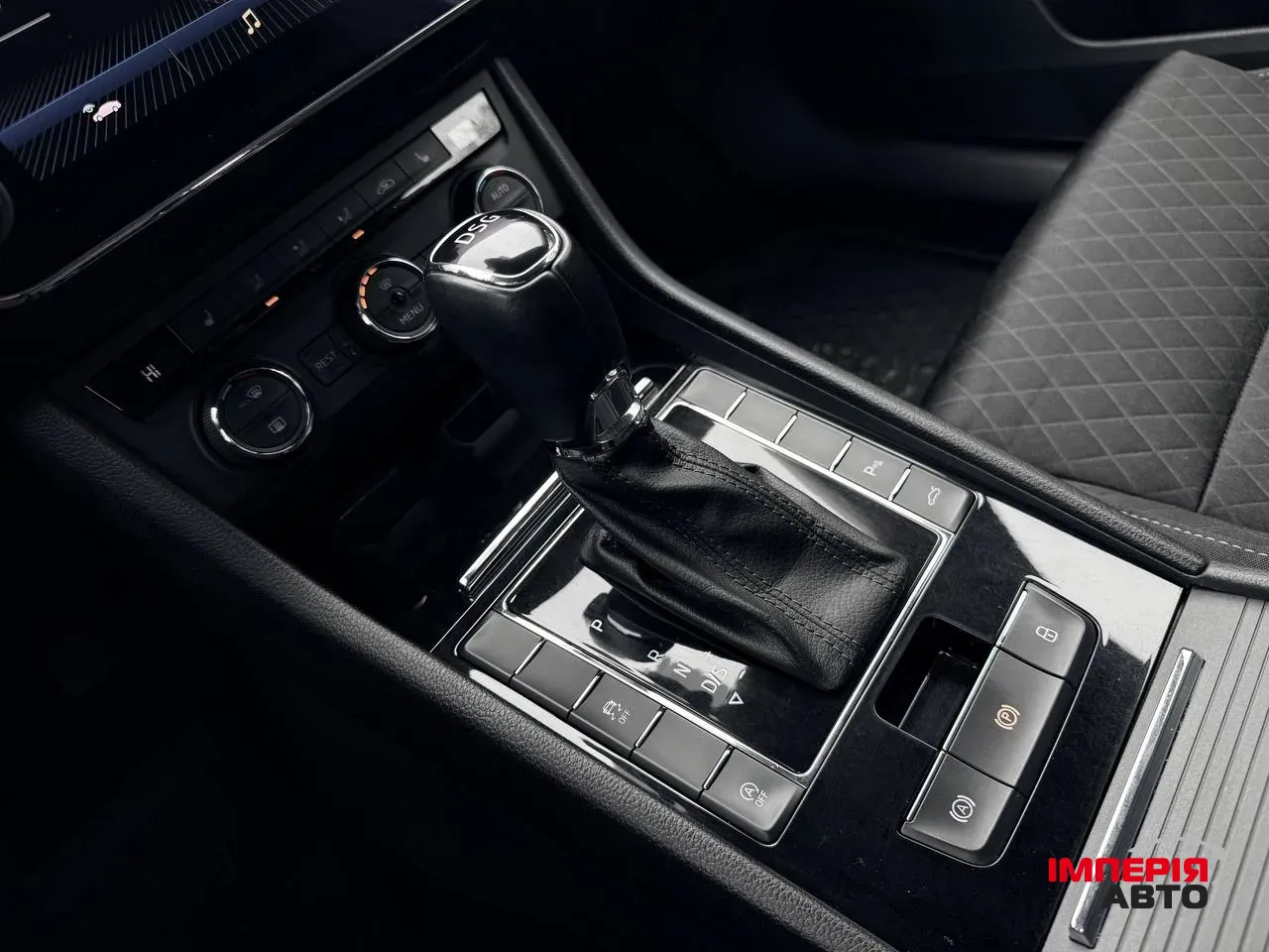 Skoda Superb - фото 17