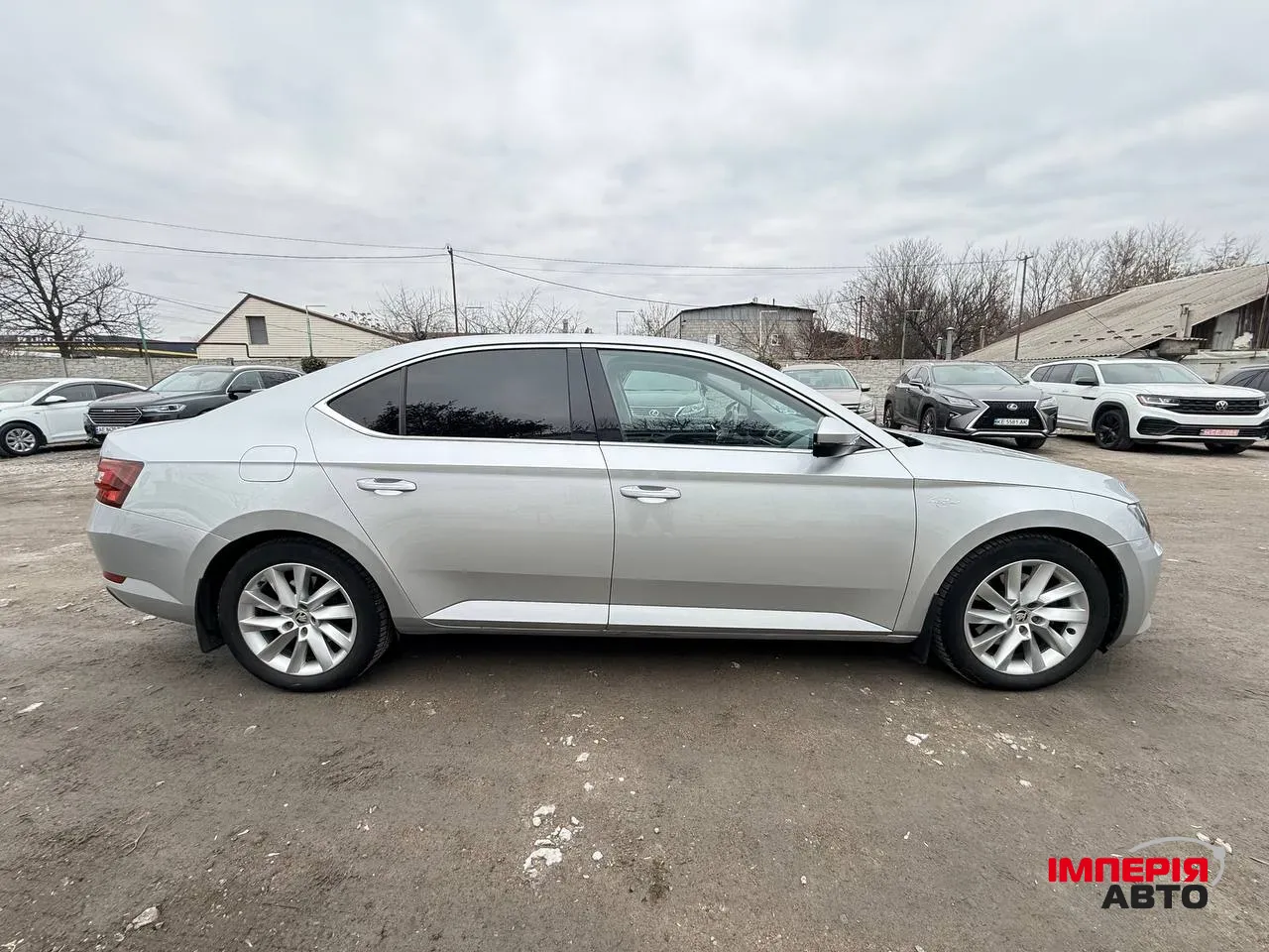 Skoda Superb - фото 10