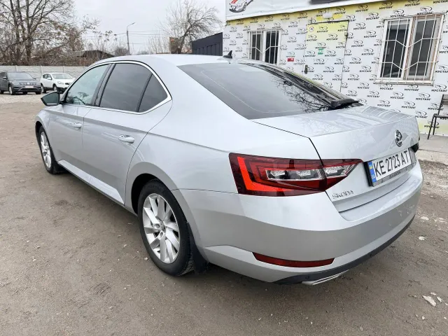Skoda Superb - фото 4