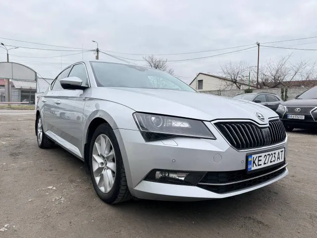 Skoda Superb - фото 1