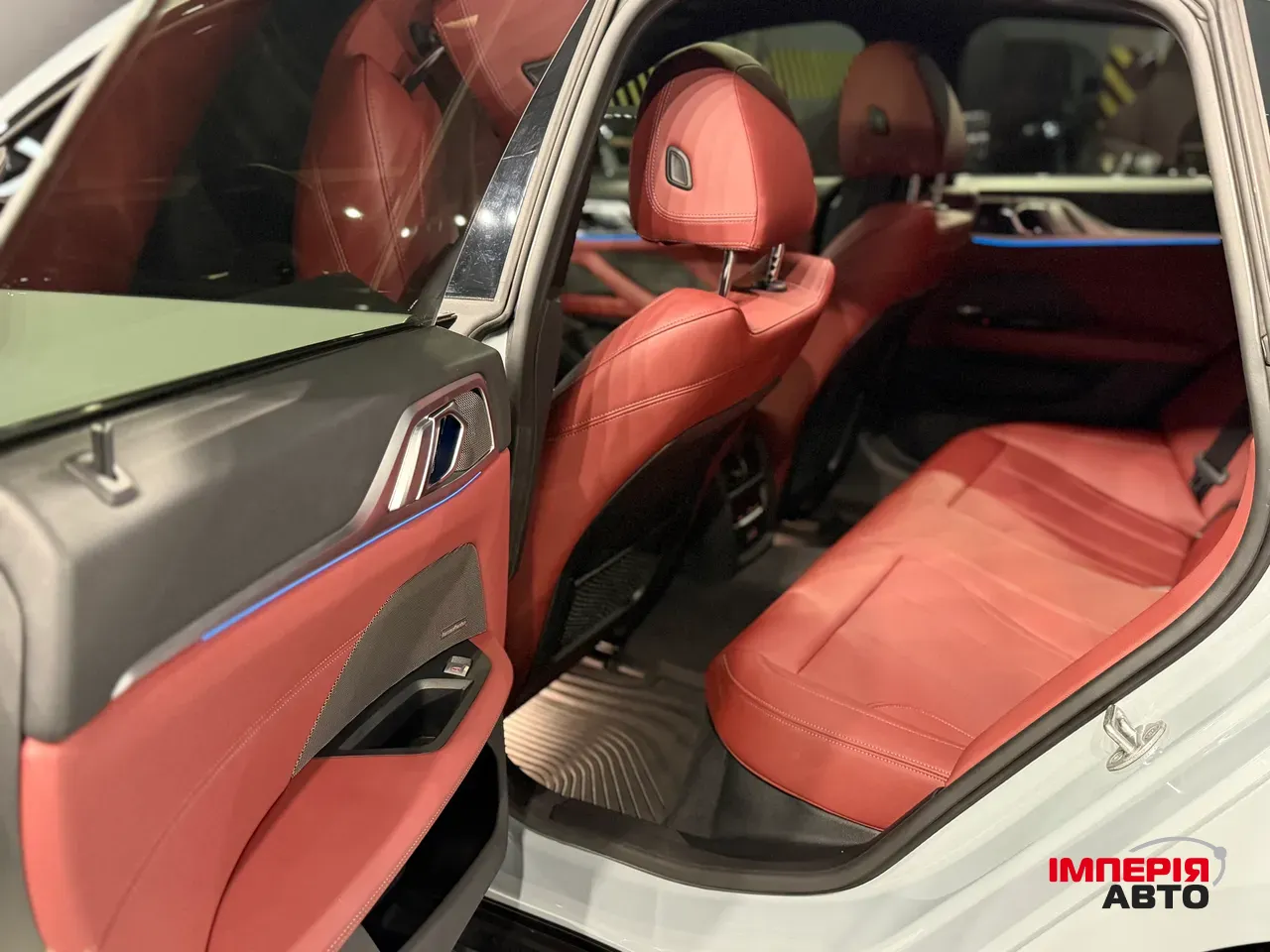 BMW i4 - фото 24