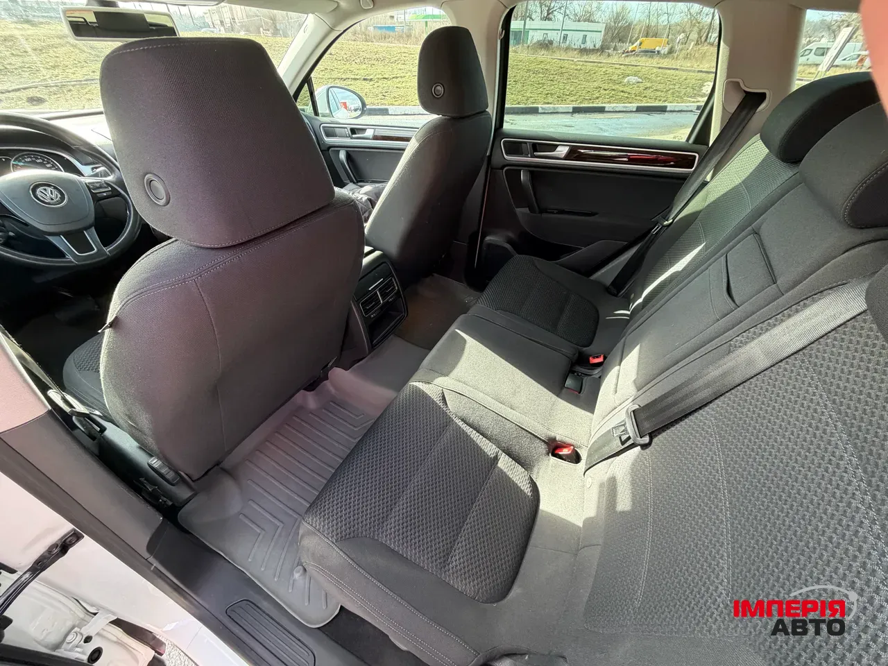 Volkswagen Touareg - фото 13