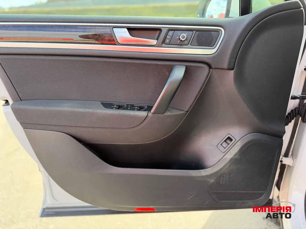 Volkswagen Touareg - фото 7