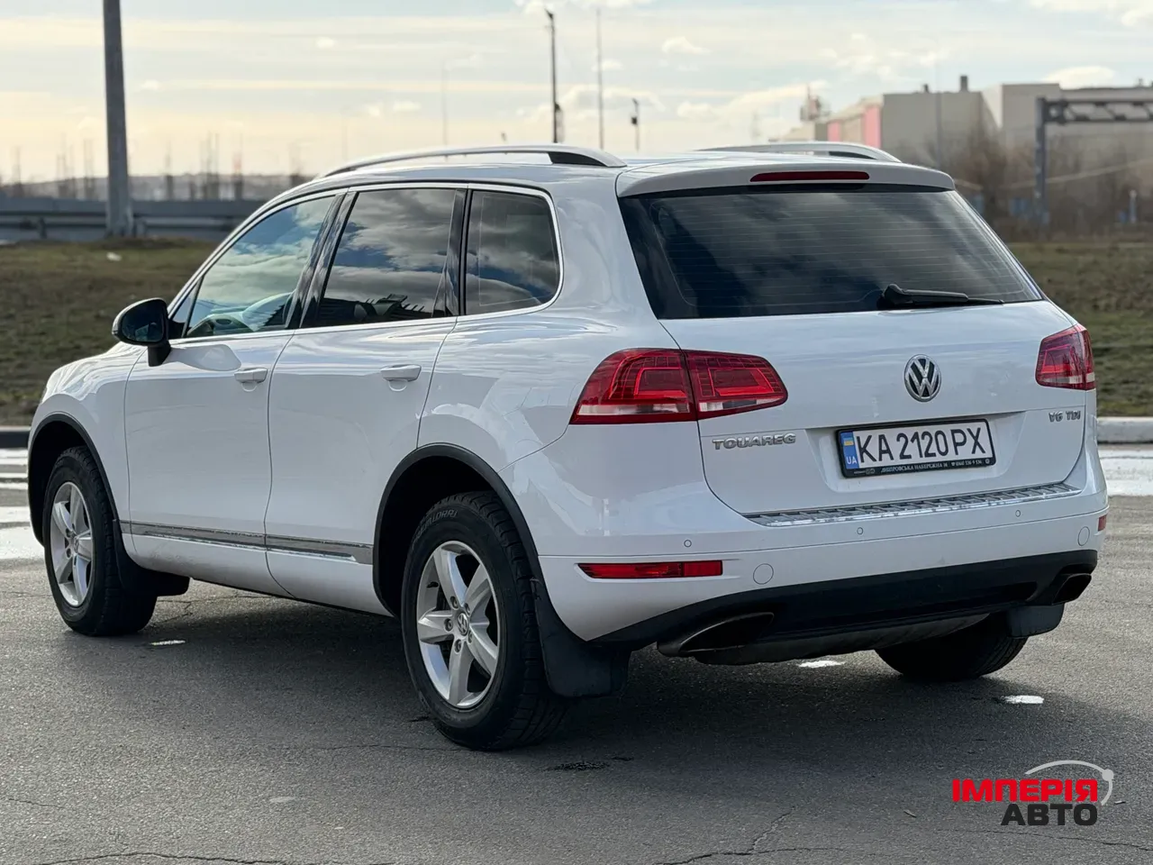 Volkswagen Touareg - фото 6