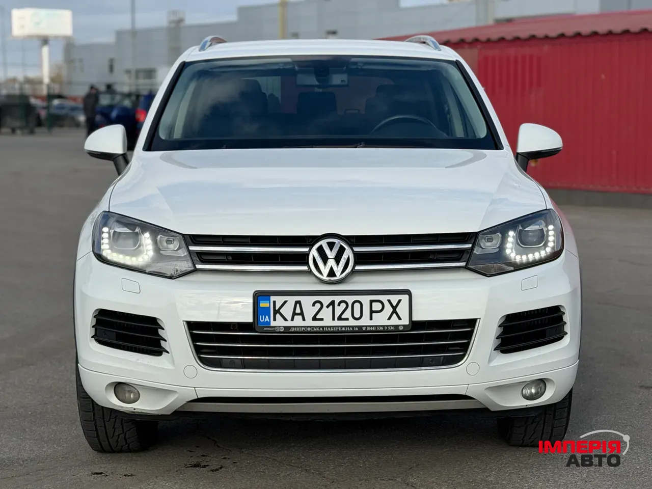 Volkswagen Touareg - фото 2