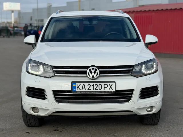 Volkswagen Touareg - фото 2
