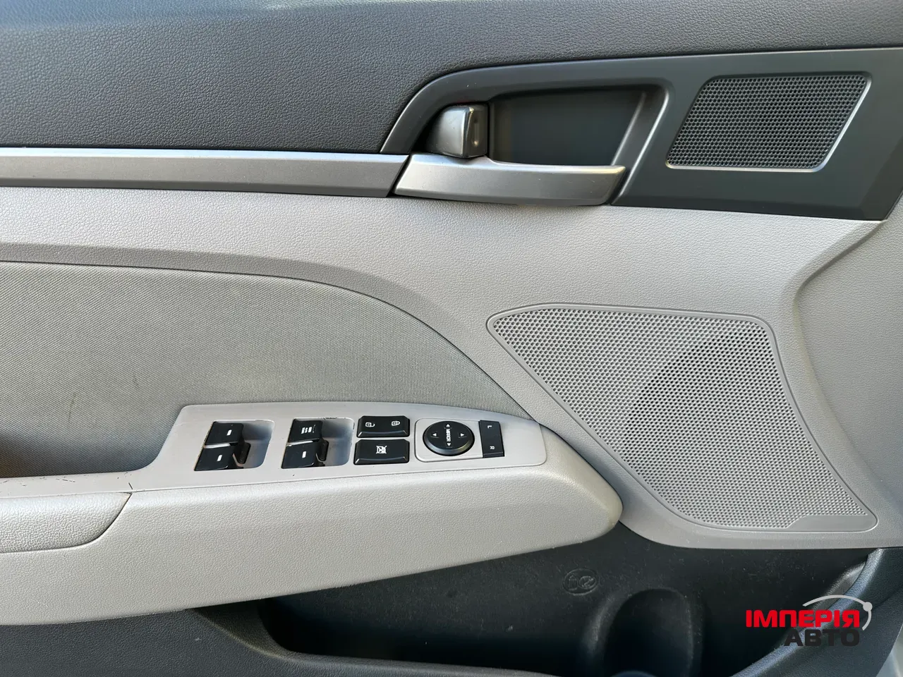 Hyundai Elantra - фото 17