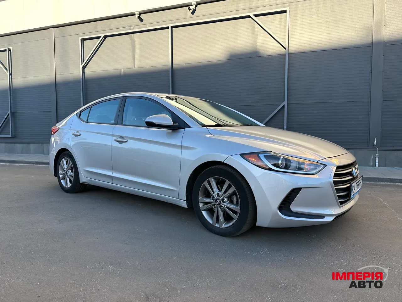 Hyundai Elantra - фото 2