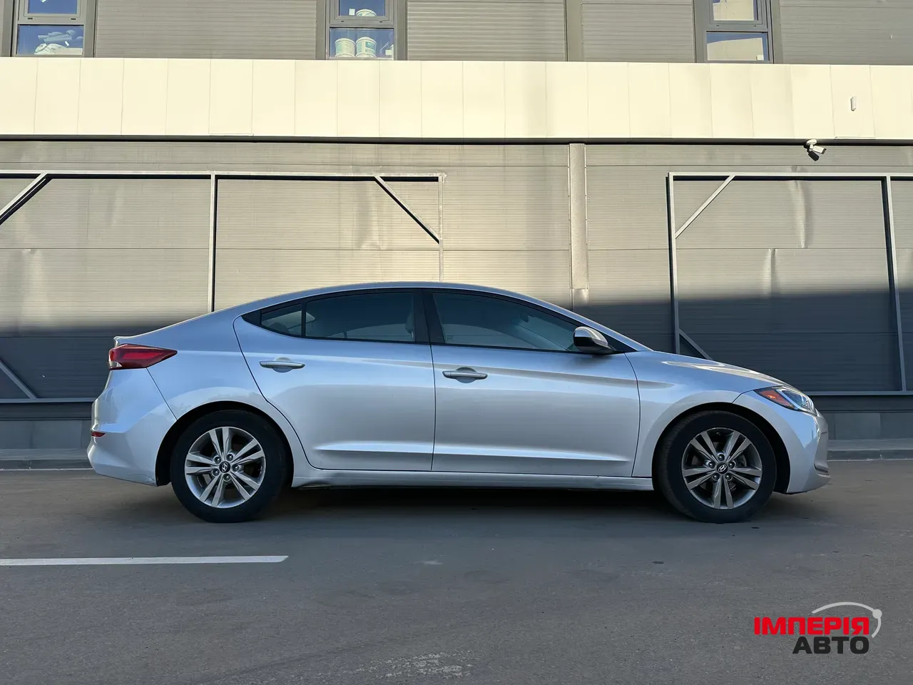 Hyundai Elantra - фото 5