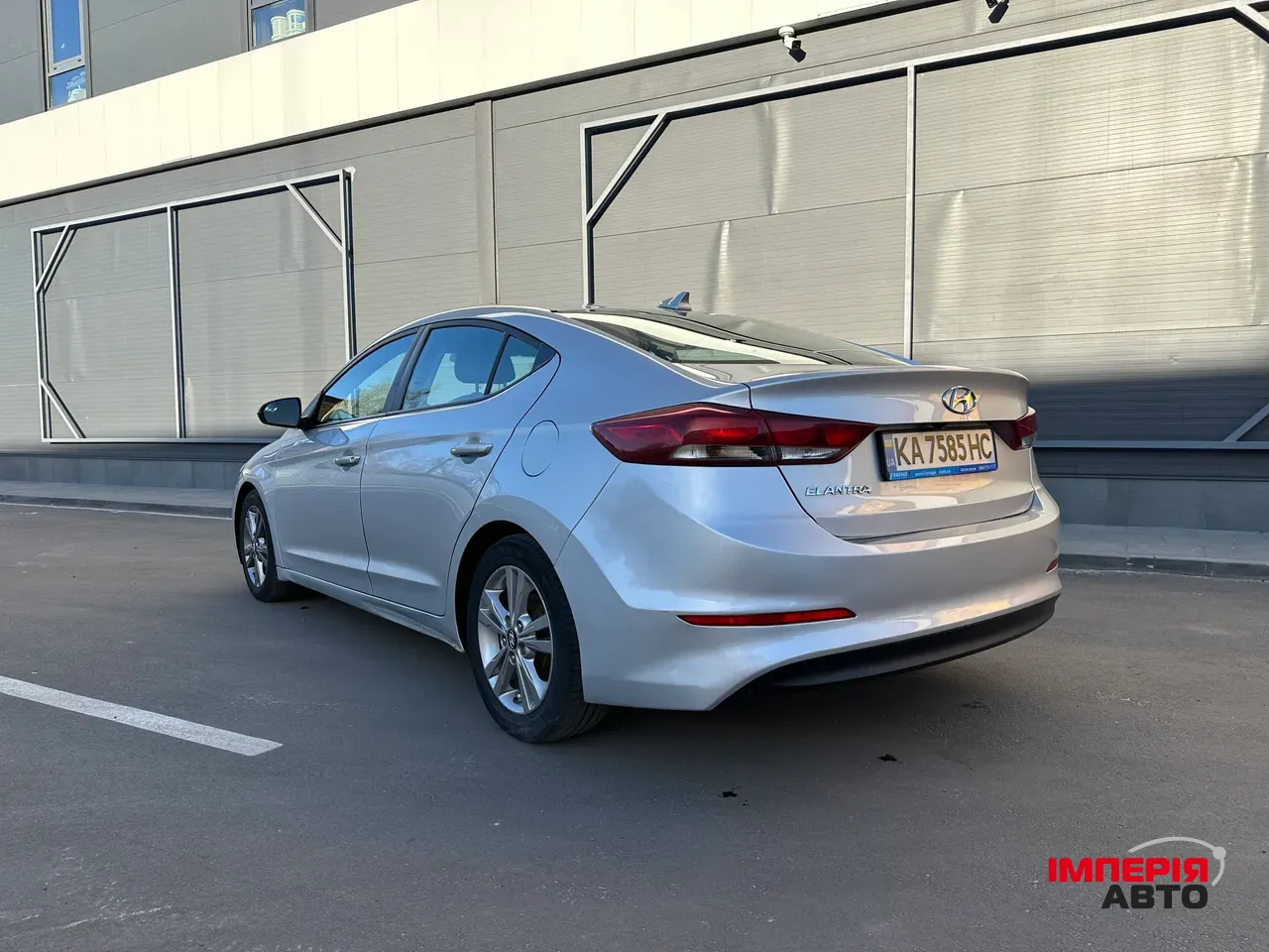 Hyundai Elantra - фото 7