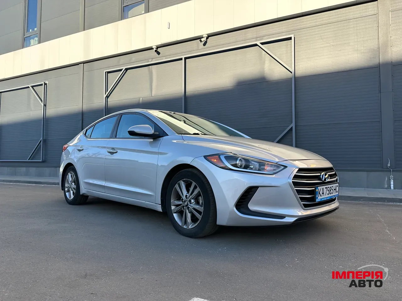 Hyundai Elantra - фото 4