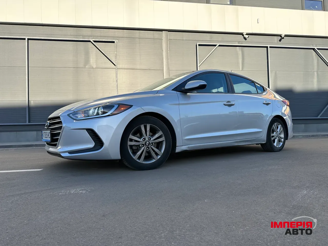 Hyundai Elantra - фото 3