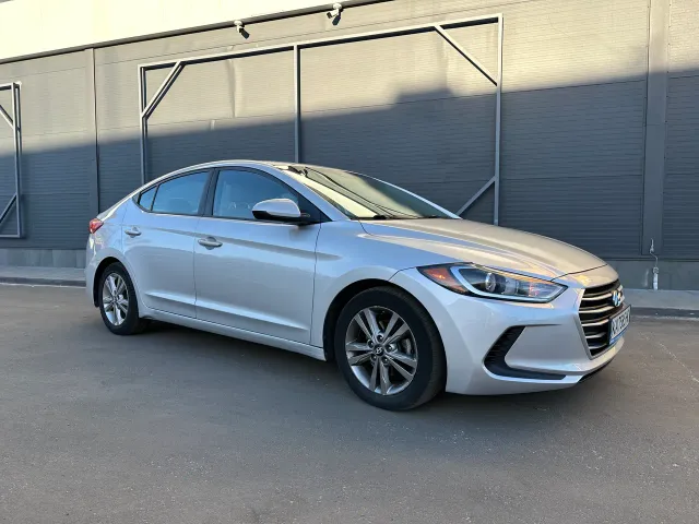 Hyundai Elantra - фото 2