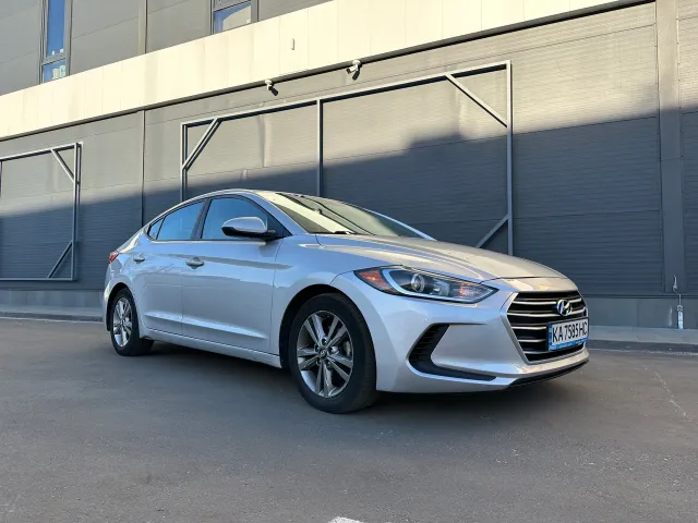 Hyundai Elantra - фото 4
