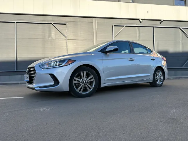 Hyundai Elantra - фото 3