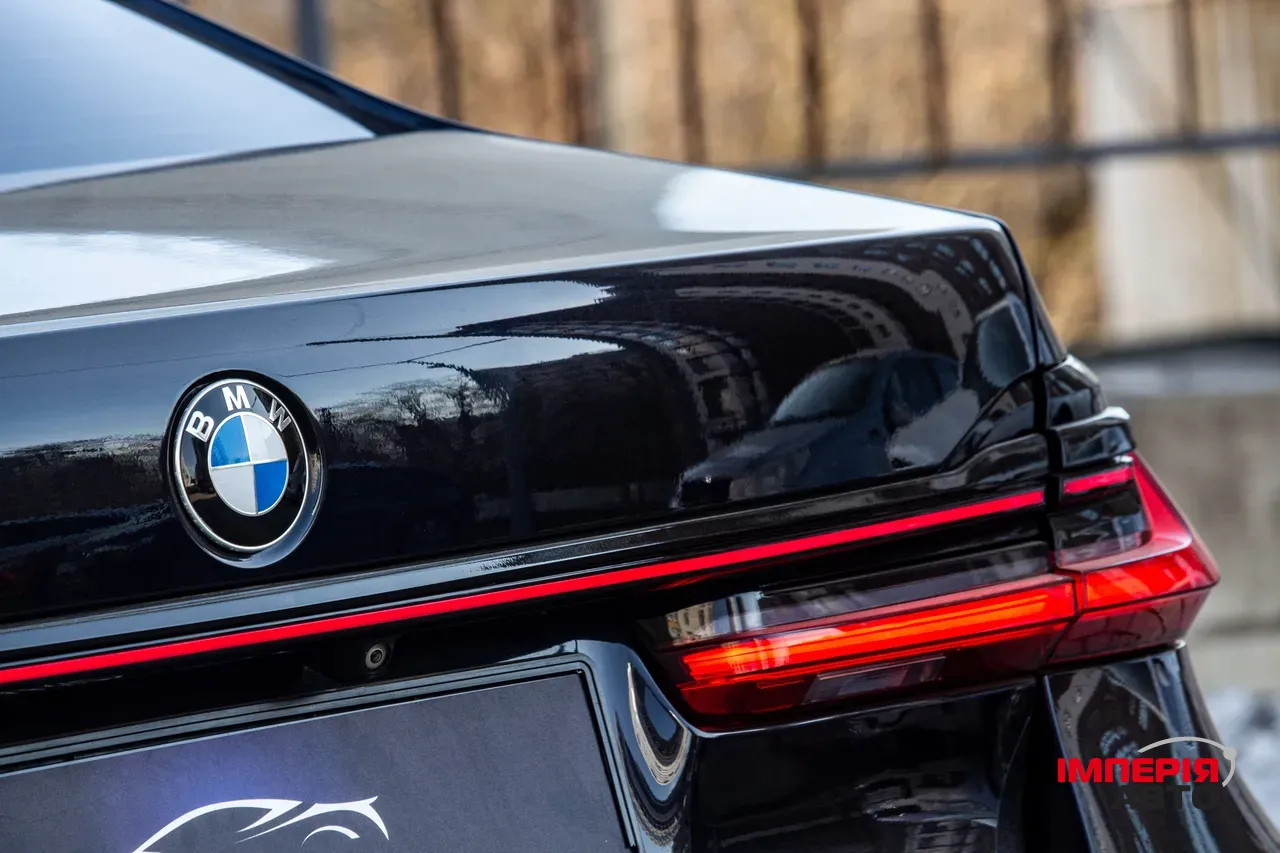 BMW 7 серії - фото 21