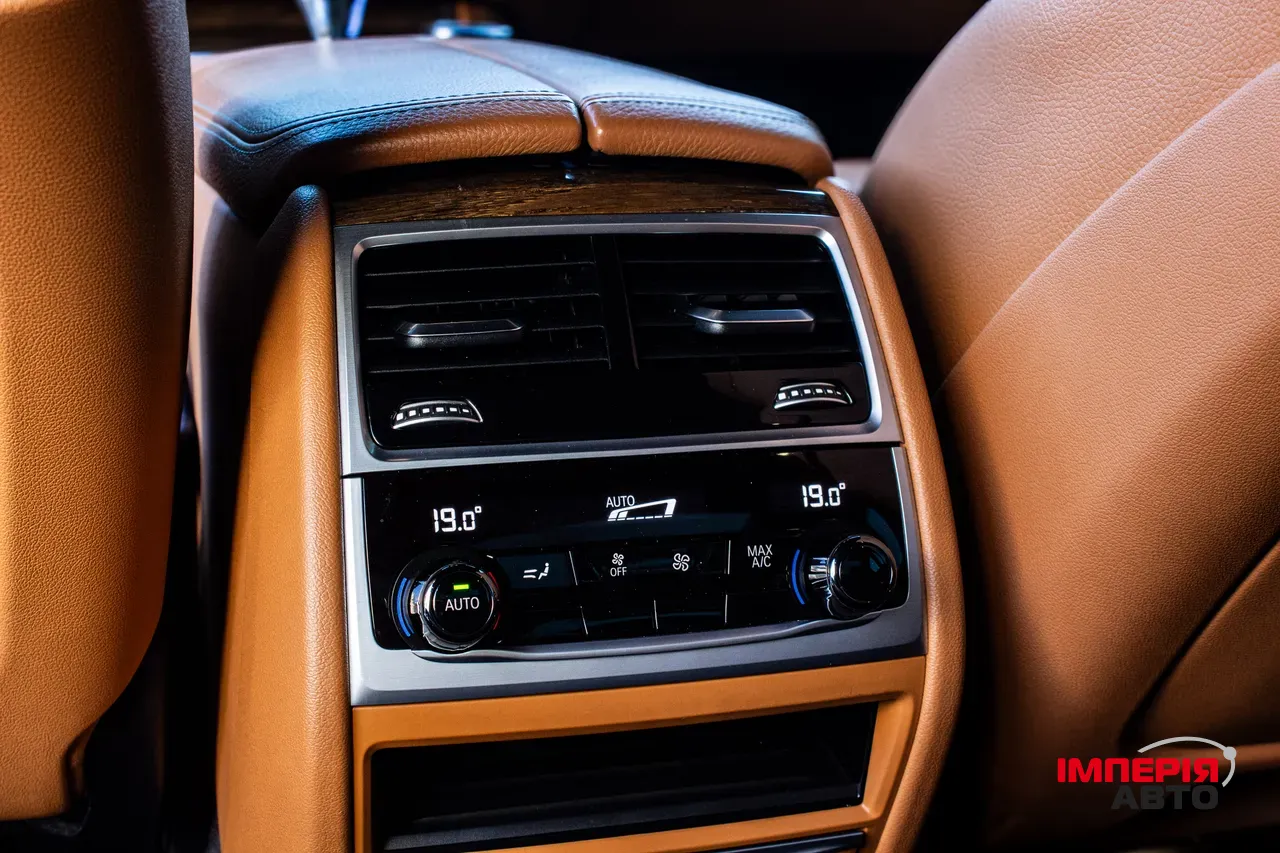 BMW 7 серії - фото 19