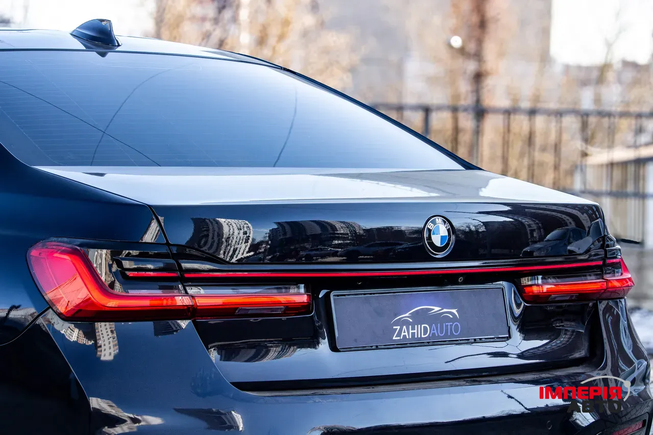 BMW 7 серії - фото 20