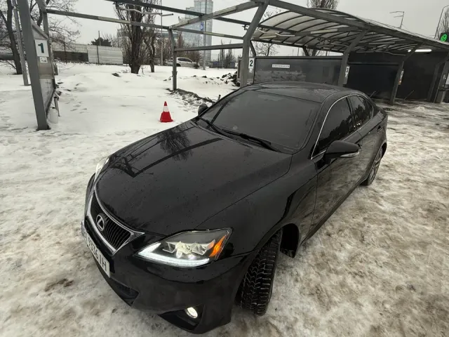 Lexus IS - фото 3