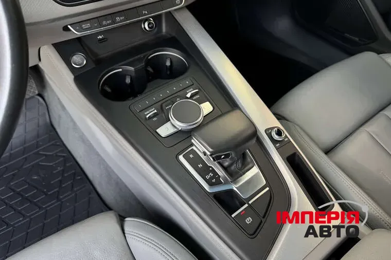Audi A4 - фото 12