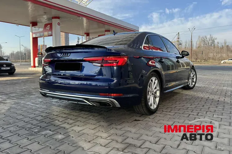 Audi A4 - фото 15