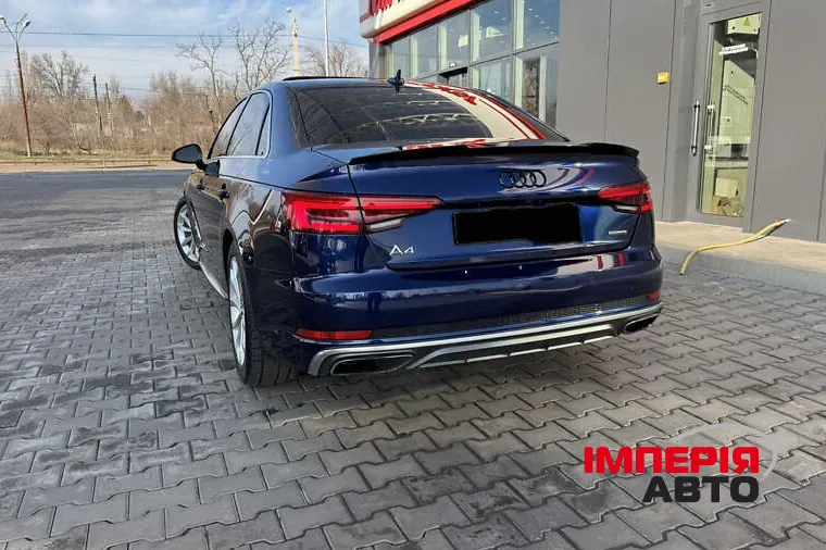 Audi A4 - фото 16