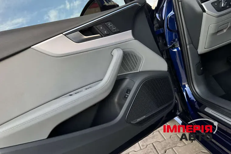 Audi A4 - фото 4