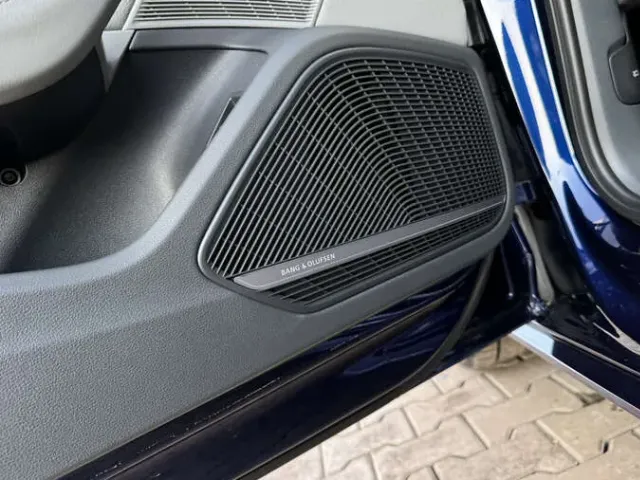 Audi A4 - фото 5