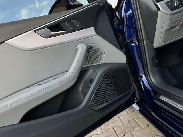 Audi A4 - фото 4