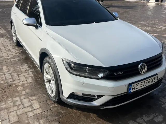 Volkswagen Passat - фото 1