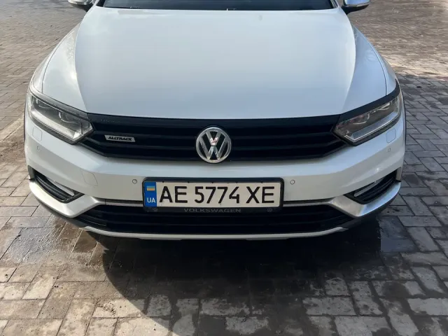 Volkswagen Passat - фото 4