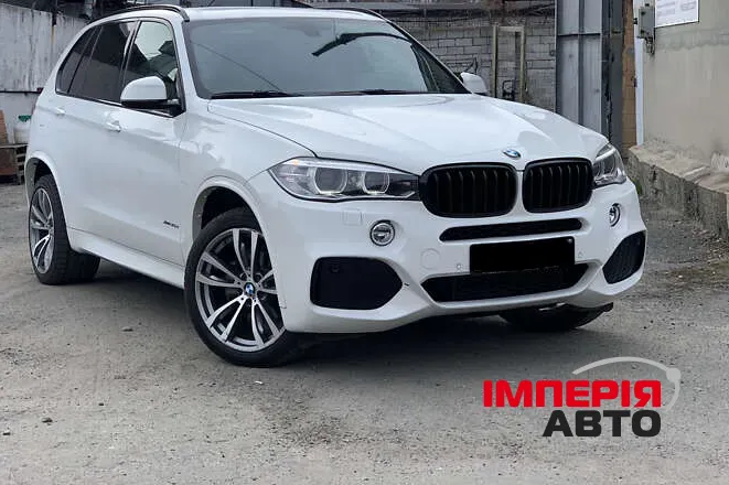 BMW X5 - фото 1