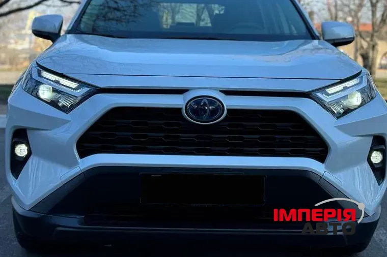 Toyota RAV4 - фото 2