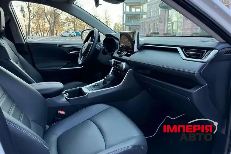 Toyota RAV4 - фото 15