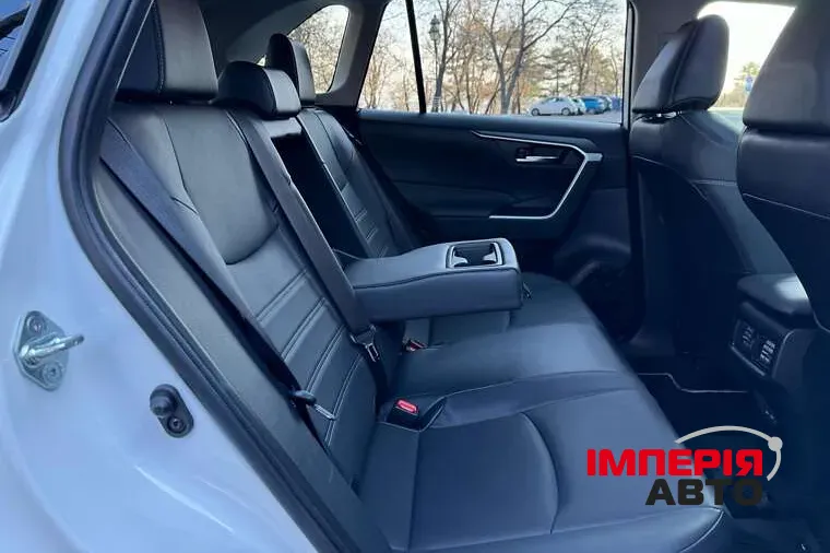 Toyota RAV4 - фото 18